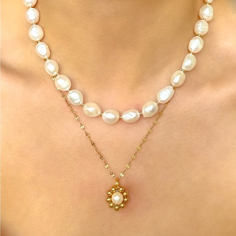 Bold Real Pearls Necklace - Better and than Mejuri one